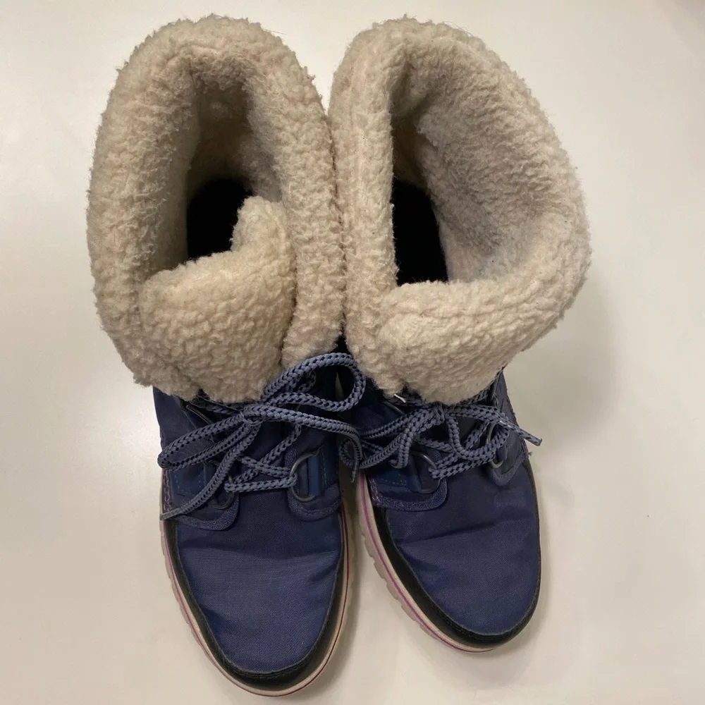 Sorel Cozy Carnival navy and black ankle boot sz 8 - Picture 2 of 13